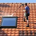 nettoyage--nettoyer-une-toiture-en-tuiles