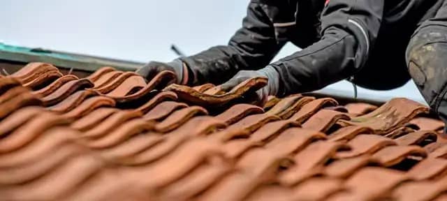 Lire la suite à propos de l’article Travaux de Toiture : Quelles sont les réglementations?